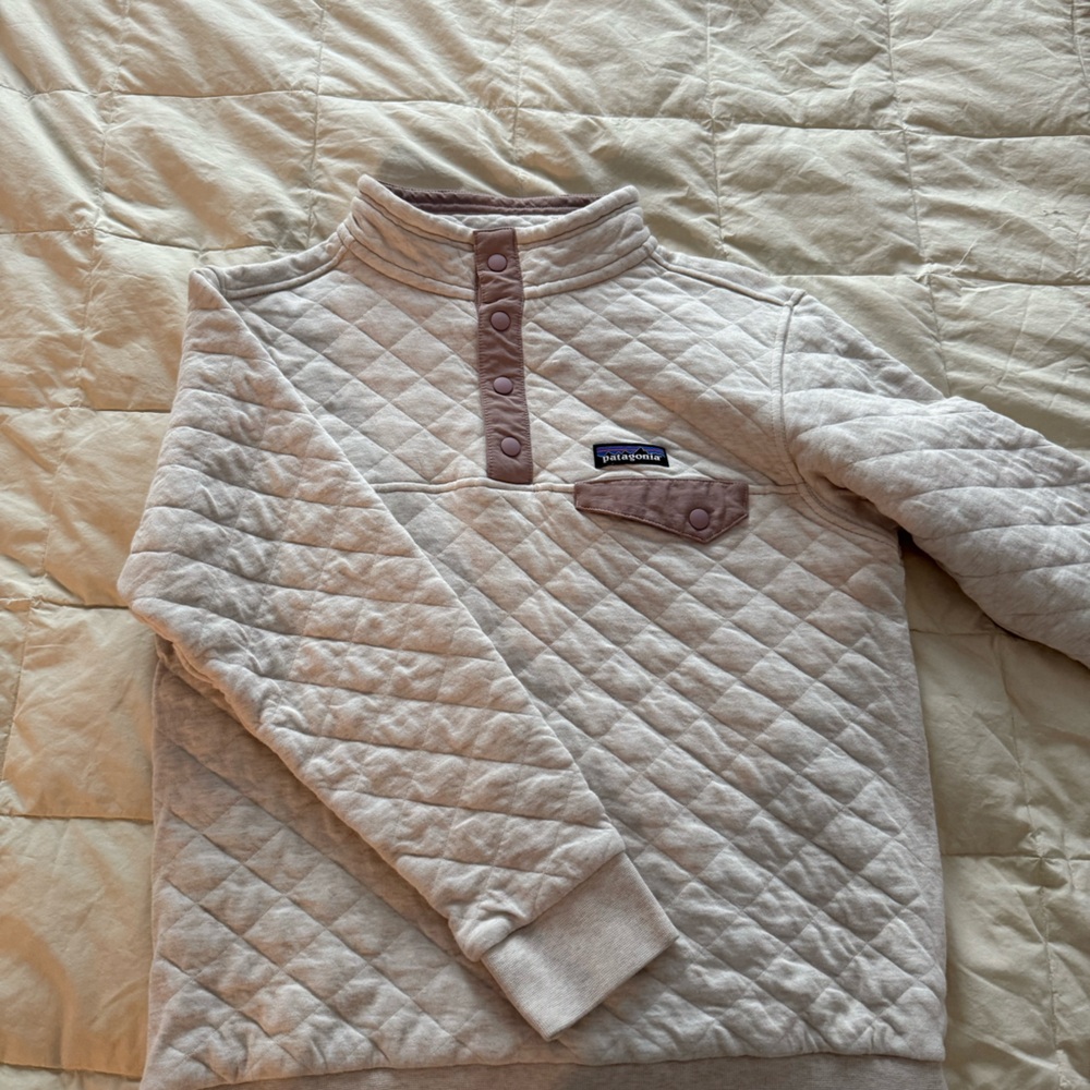 Patagonia Quilted Pullover in Light Pink and Mauve